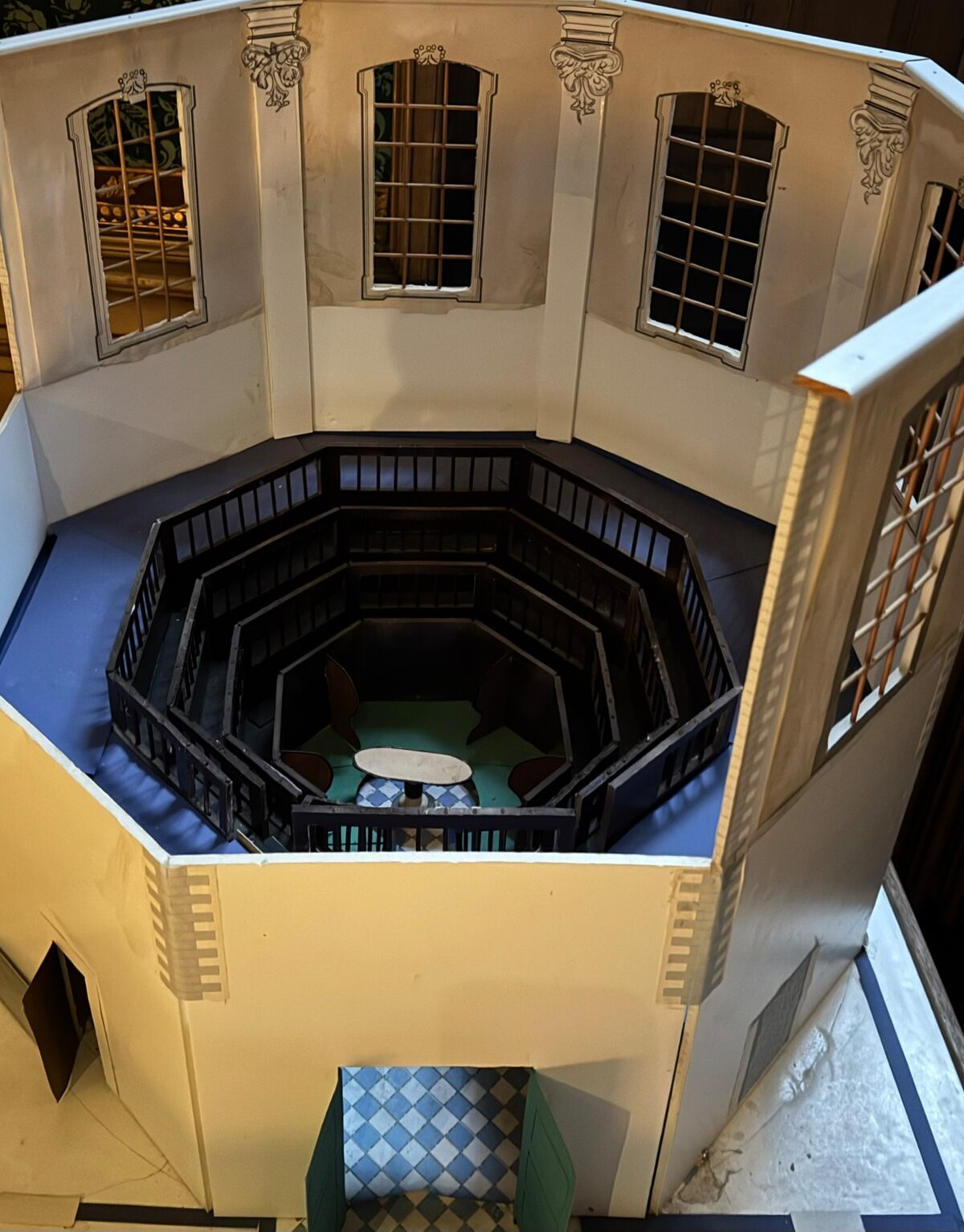 Maquette van het eerste anatomisch theater door prof. Luc Missotten.
